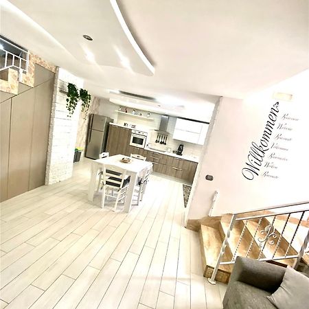 Daly Home Intero Appartamento Mugnano di Napoli Bagian luar foto