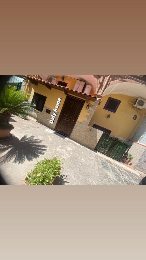 Daly Home Intero Appartamento Mugnano di Napoli Bagian luar foto